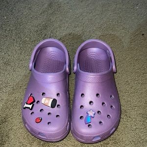 womens crocs with jibbets